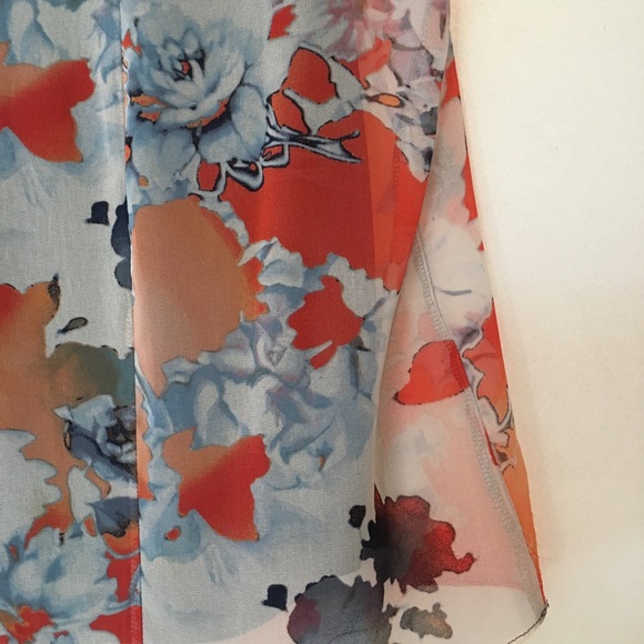 Simply Vera 2 piece SemiShear Tank Set XS, Hi-Lo - Picture 4 of 7